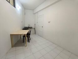 Sims Avenue (D14), Apartment #561771161